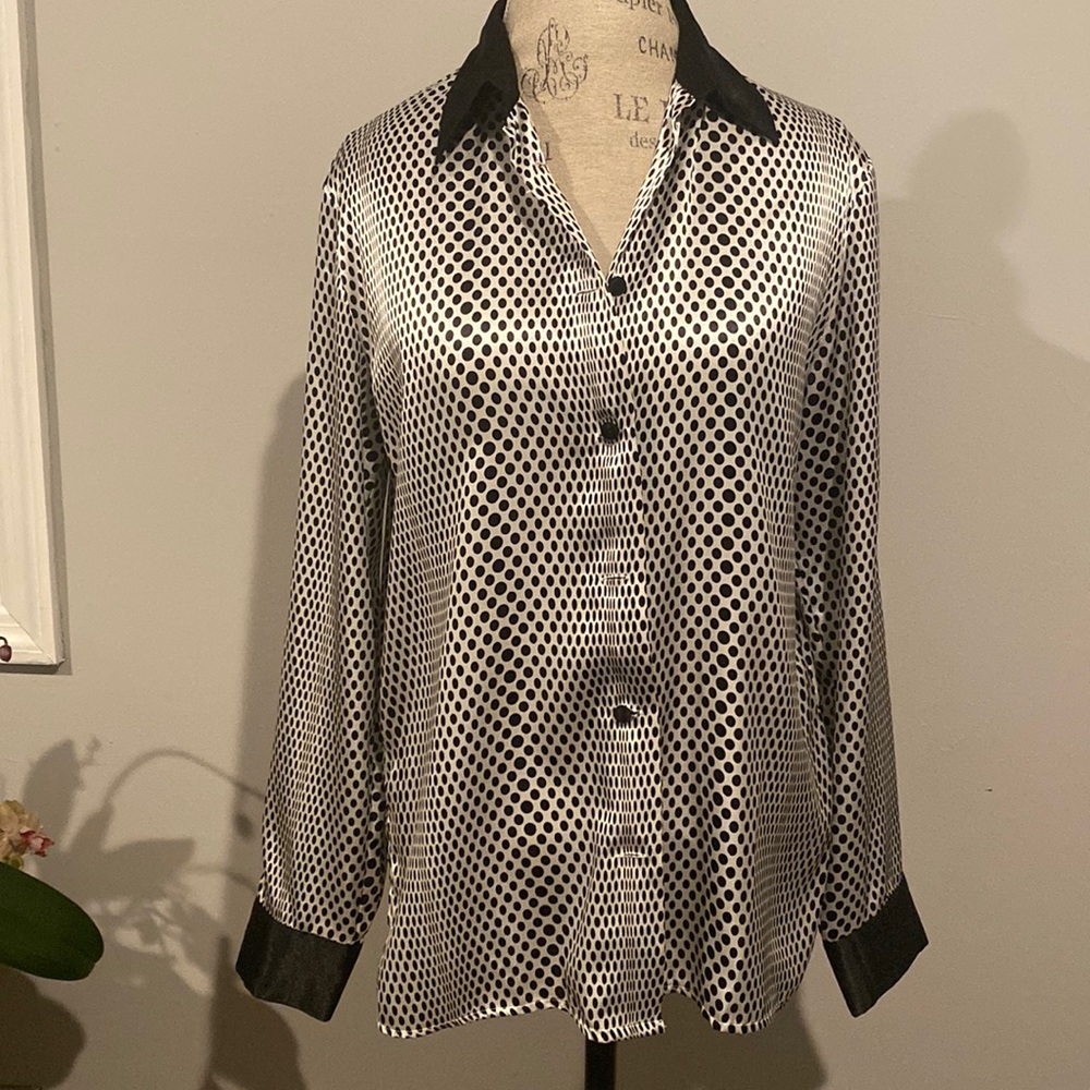 Milano button down shirt Size Medium